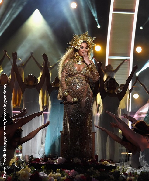 Beyoncé's Grammys 2017 performance
