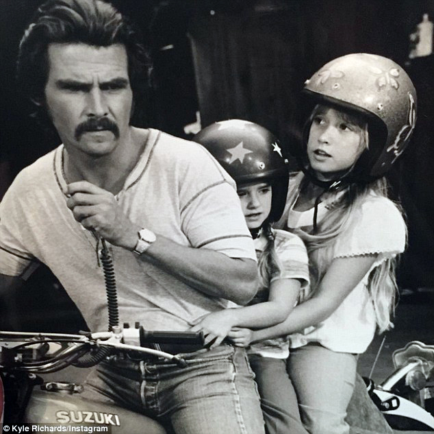 James Brolin, Kyle Richards and Kim Richards in The Car (1977)