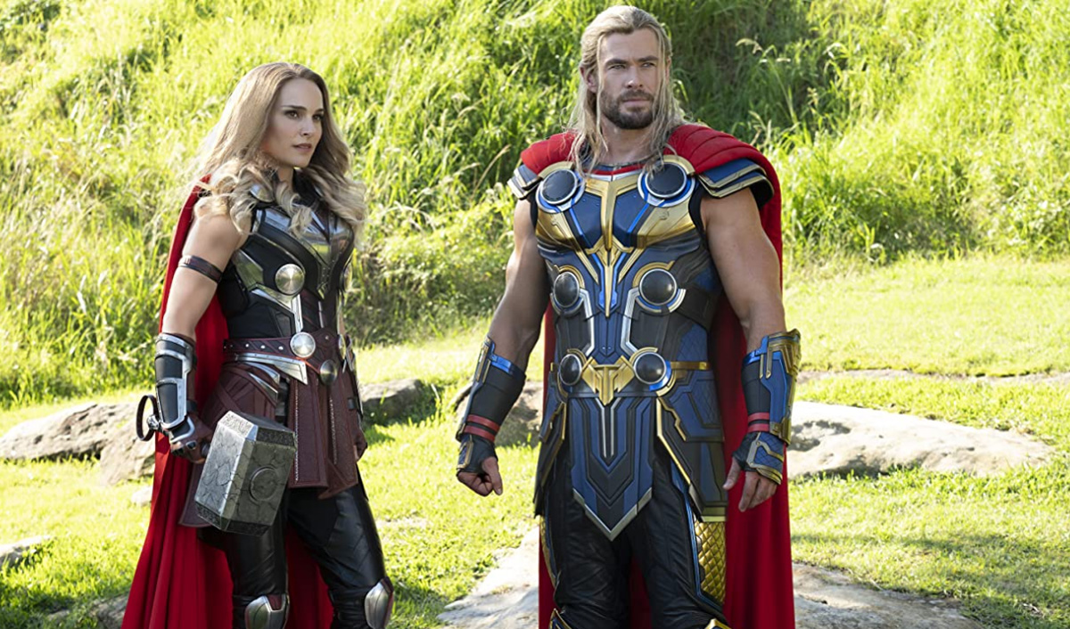 Natalie Portman and Chris Hemsworth in Thor: Love and Thunder. Photo: Jasin Boland - © Marvel Studios 2022.